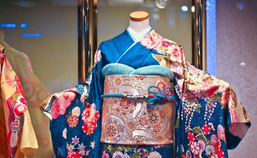 CÁCH MẶC KIMONO